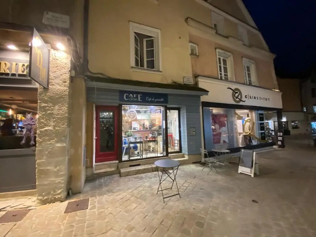 Local commercial dans Chartres à louer Photo de l’immeuble– Image 1 sur 14