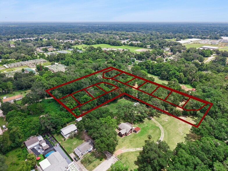 860 Lisa Ln E, Apopka, FL à vendre - Photo de l’immeuble – Image 2 sur 26