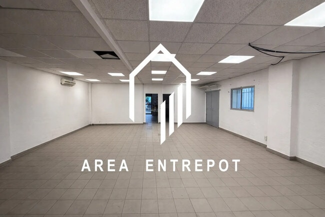 Plus de détails pour Local d'activités à louer