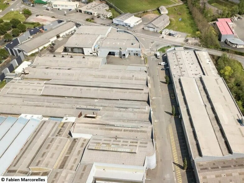 Industriel/Logistique dans Decazeville à louer - Photo de l’immeuble – Image 2 sur 6