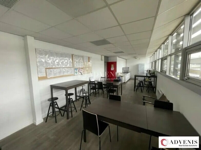 Local d'activités dans Blanquefort à vendre - Photo de l’immeuble – Image 3 sur 8