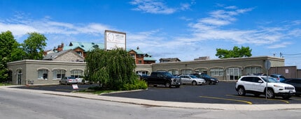 55 Rideau St, Kingston, ON à louer Photo de l’immeuble– Image 1 sur 9