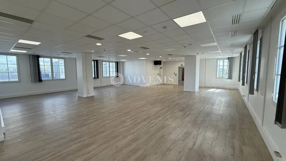 Bureau dans Chessy à louer - Photo intérieure – Image 2 sur 11