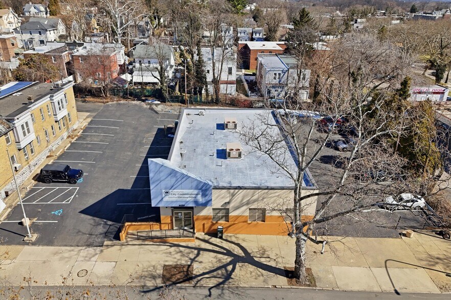 6233 N Broad St, Philadelphia, PA à vendre - Photo de l’immeuble – Image 2 sur 8