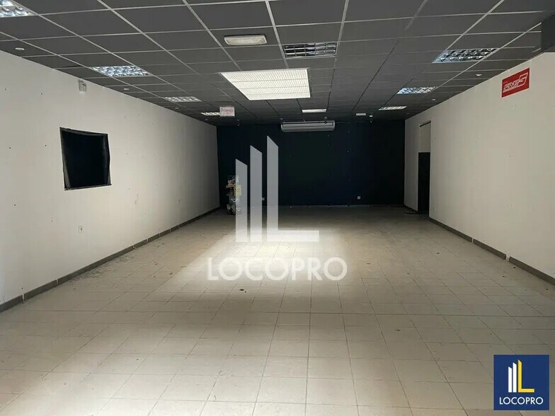 Local commercial dans Gémenos à louer - Photo de l’immeuble – Image 1 sur 9