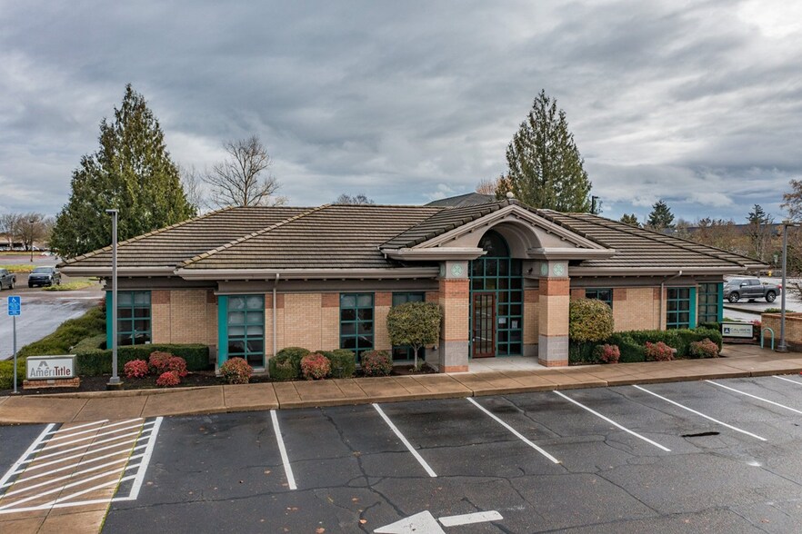 1393 Clay St SE, Albany, OR à louer - Photo de l’immeuble – Image 1 sur 11