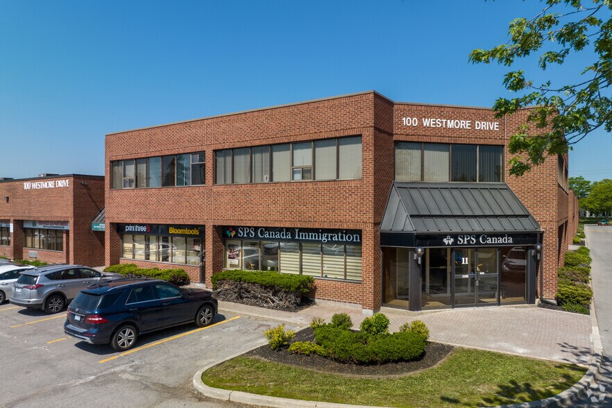 100 Westmore Dr, Toronto, ON à louer - Photo de l’immeuble – Image 1 sur 5