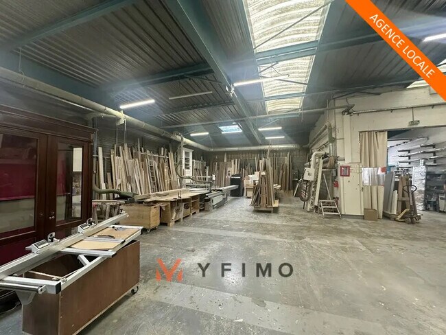 Plus de détails pour Local d’activités à vendre