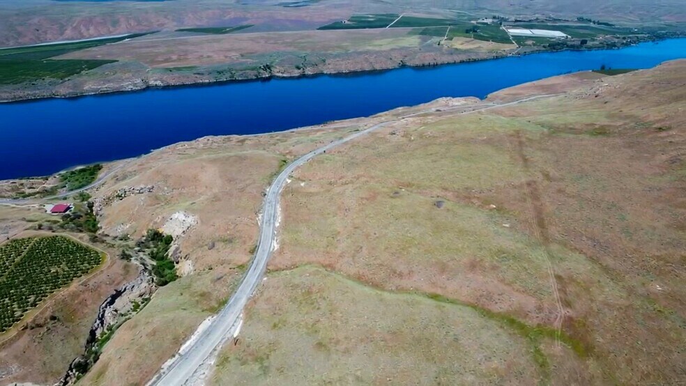 8 Old Highland Orchard Rd, Bridgeport, WA à vendre - Vidéo sur l’annonce professionnelle – Image 2 sur 9