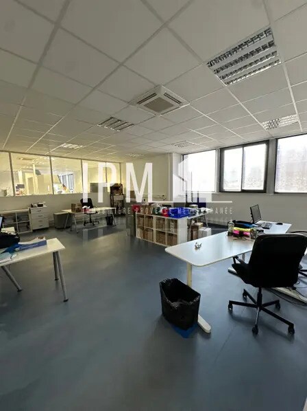 Bureau dans Marseille à louer Photo de l’immeuble– Image 1 sur 8