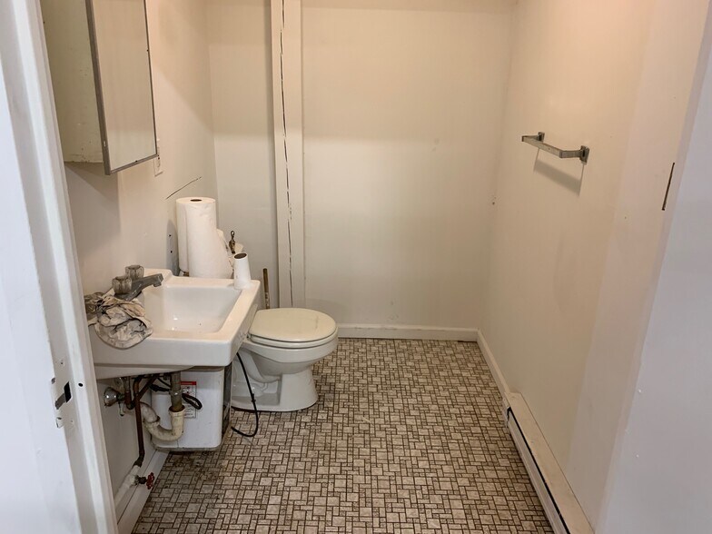 570 Copper Dr, Newport, DE à louer - Photo intérieure – Image 3 sur 6