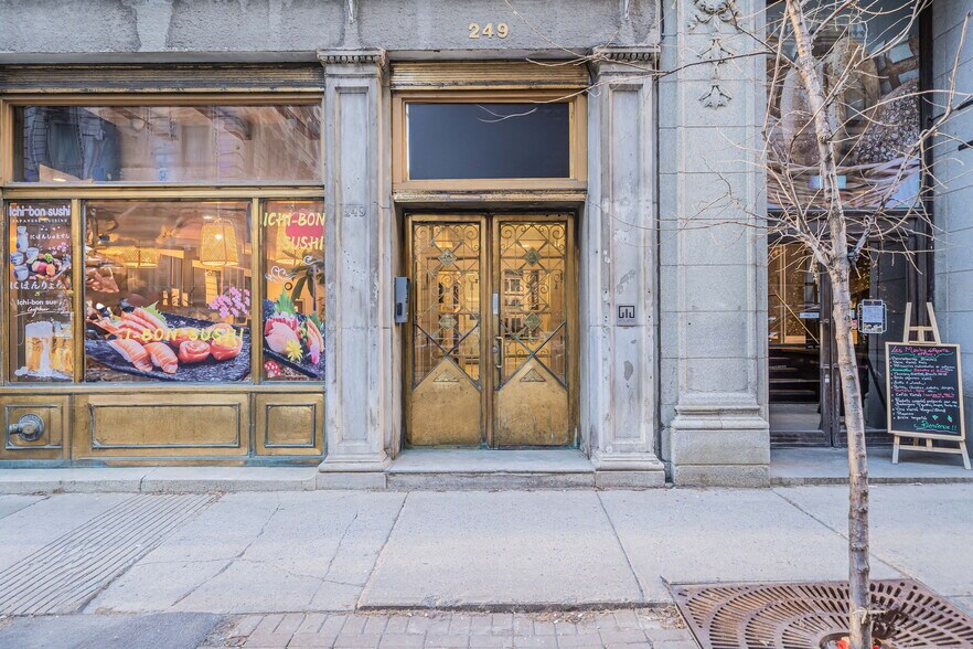 249-251 Rue Saint-Jacques, Montréal, QC à louer - Photo de l’immeuble – Image 3 sur 30