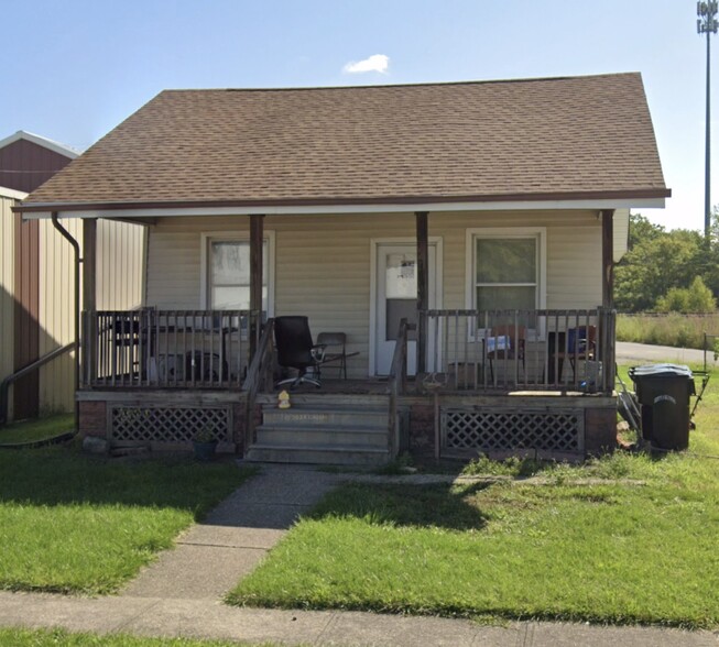 164 Woodbury St, Elyria, OH à vendre - Photo principale – Image 1 sur 1