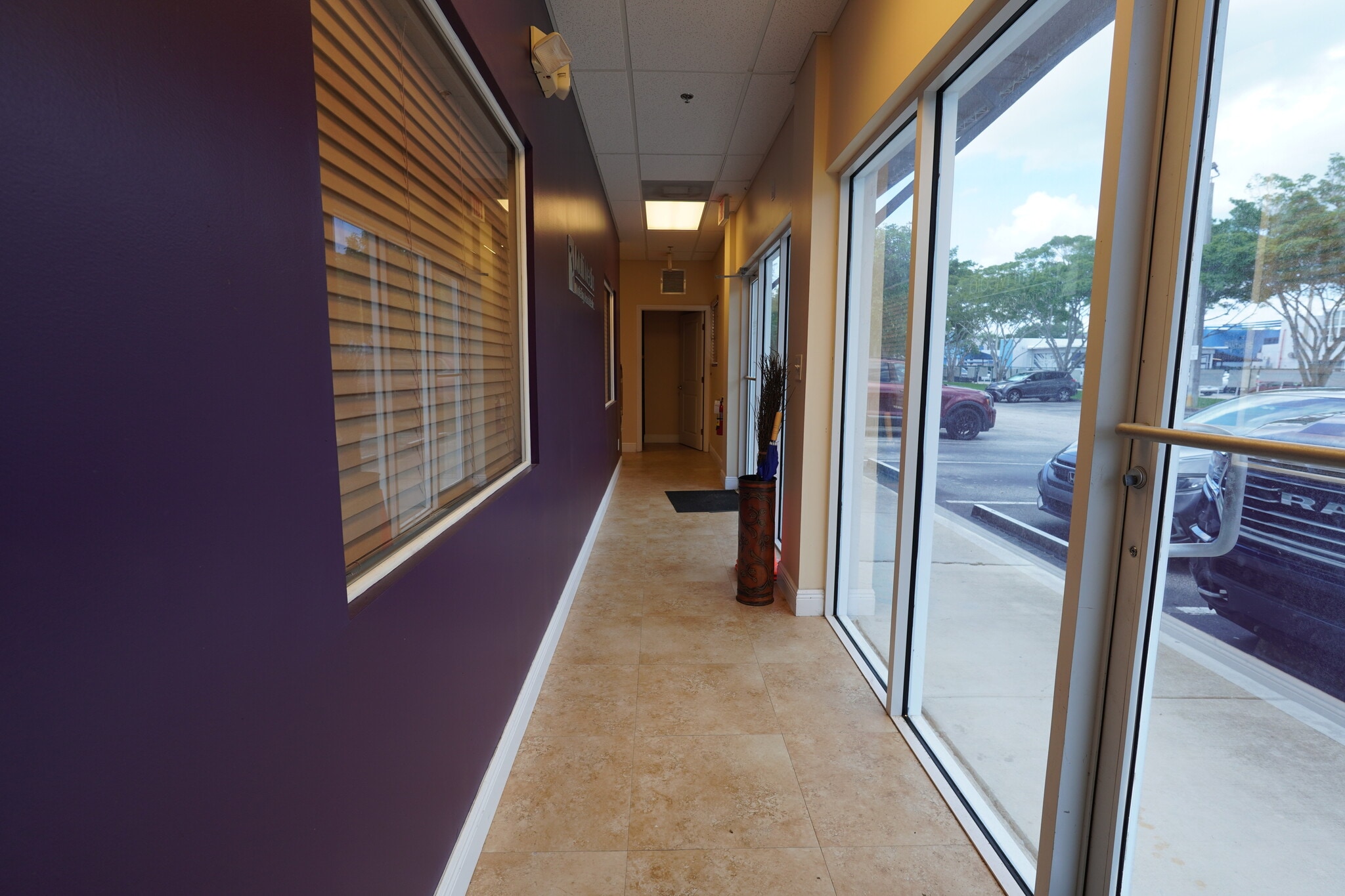 20841 Johnson St, Pembroke Pines, FL à louer Photo intérieure– Image 1 sur 37