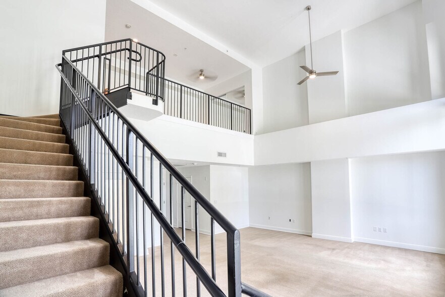 701 S Olive Ave, West Palm Beach, FL à louer - Photo de l’immeuble – Image 3 sur 113