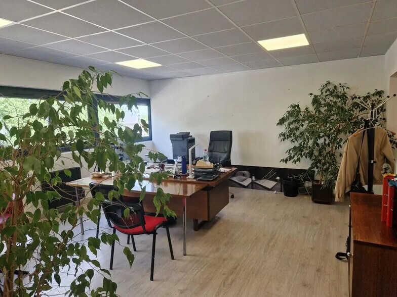 Industriel/Logistique dans SAINT-OUEN-L'AUMONE à vendre - Photo de l’immeuble – Image 3 sur 16