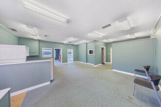 2109 London Line, Sarnia, ON à louer Photo intérieure– Image 2 sur 9