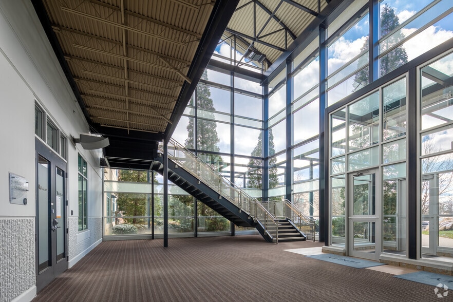 13551 Triton Park Blvd, Louisville, KY à louer - Hall d’entrée – Image 2 sur 17