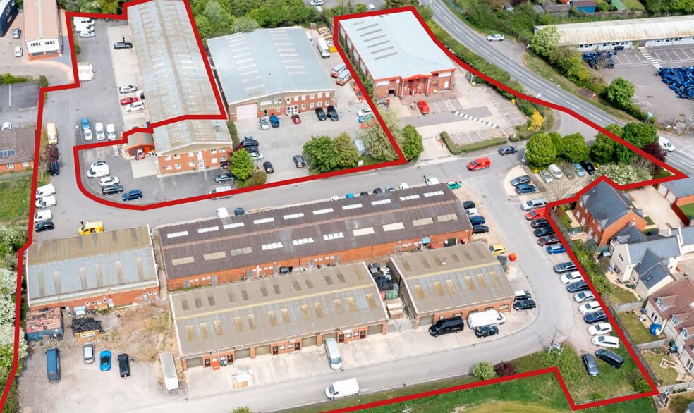 Marlborough Rd, Royal Wootton Bassett à louer - Photo de l’immeuble – Image 3 sur 8