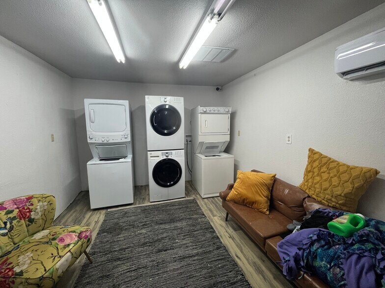 3304 SW 40th St, Oklahoma City, OK à vendre - Photo de l’immeuble – Image 3 sur 25