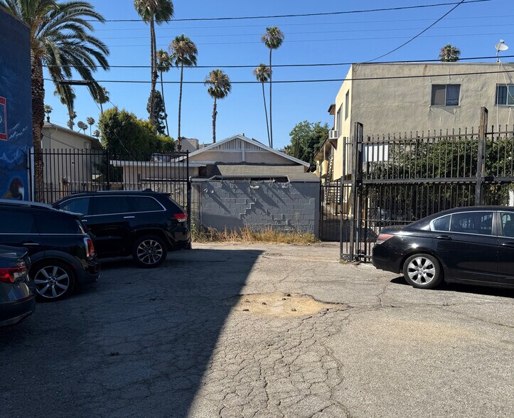 5119 W Sunset Blvd, Los Angeles, CA à louer - Photo de l’immeuble – Image 2 sur 15
