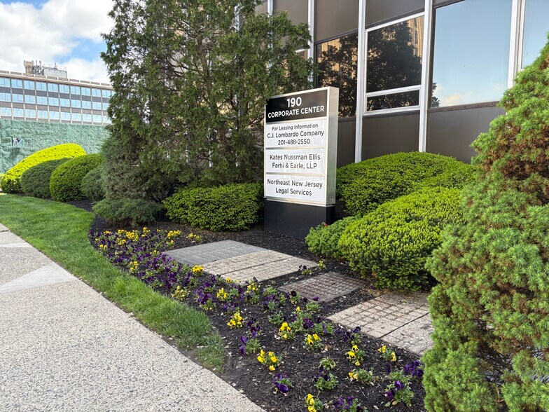 190 Moore St, Hackensack, NJ à louer - Photo de l’immeuble – Image 2 sur 9