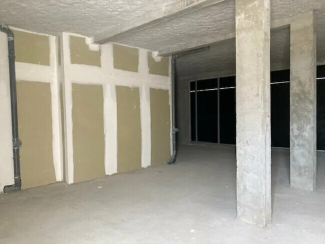 Plus de détails pour Local commercial à vendre