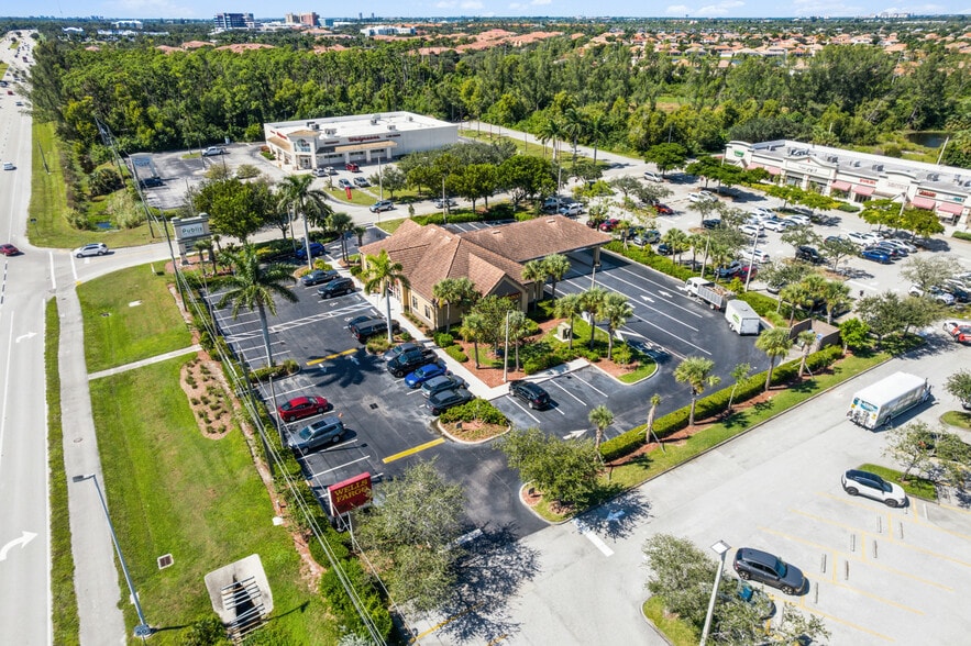 15890 Summerlin Rd, Fort Myers, FL à vendre - Photo de l’immeuble – Image 2 sur 6