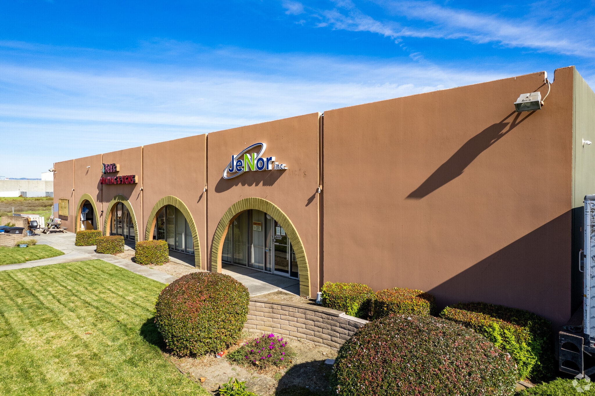 30500-30530 Union City Blvd, Union City, CA à louer Photo principale– Image 1 sur 4