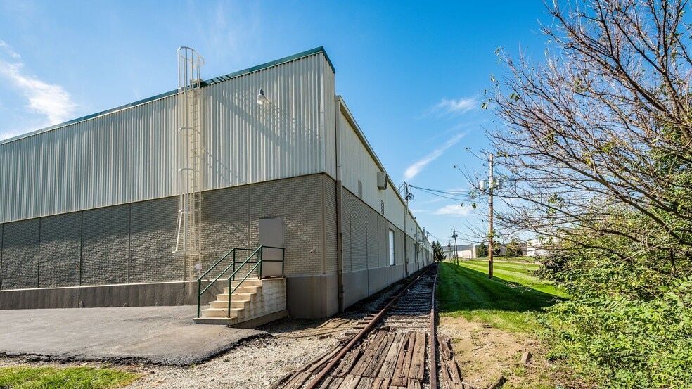 5850 W 80th St, Indianapolis, IN à louer - Photo de l’immeuble – Image 3 sur 22