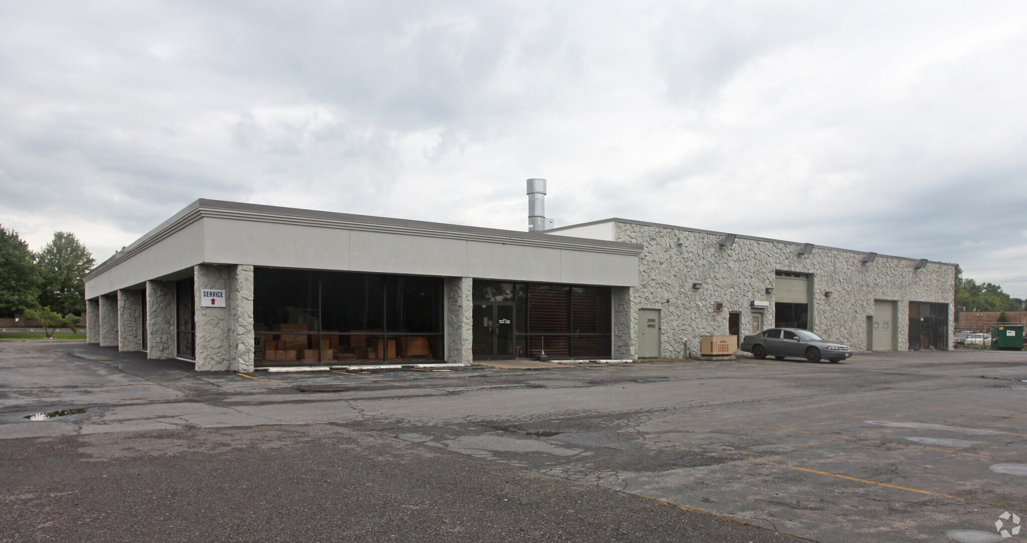 7110 Henry Clay Blvd, Liverpool, NY à louer Photo principale– Image 1 sur 5