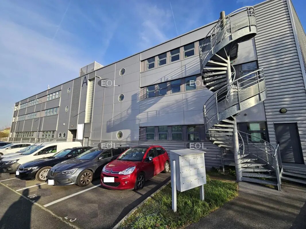 Bureau dans Ivry-sur-Seine à louer Photo de l’immeuble– Image 1 sur 12