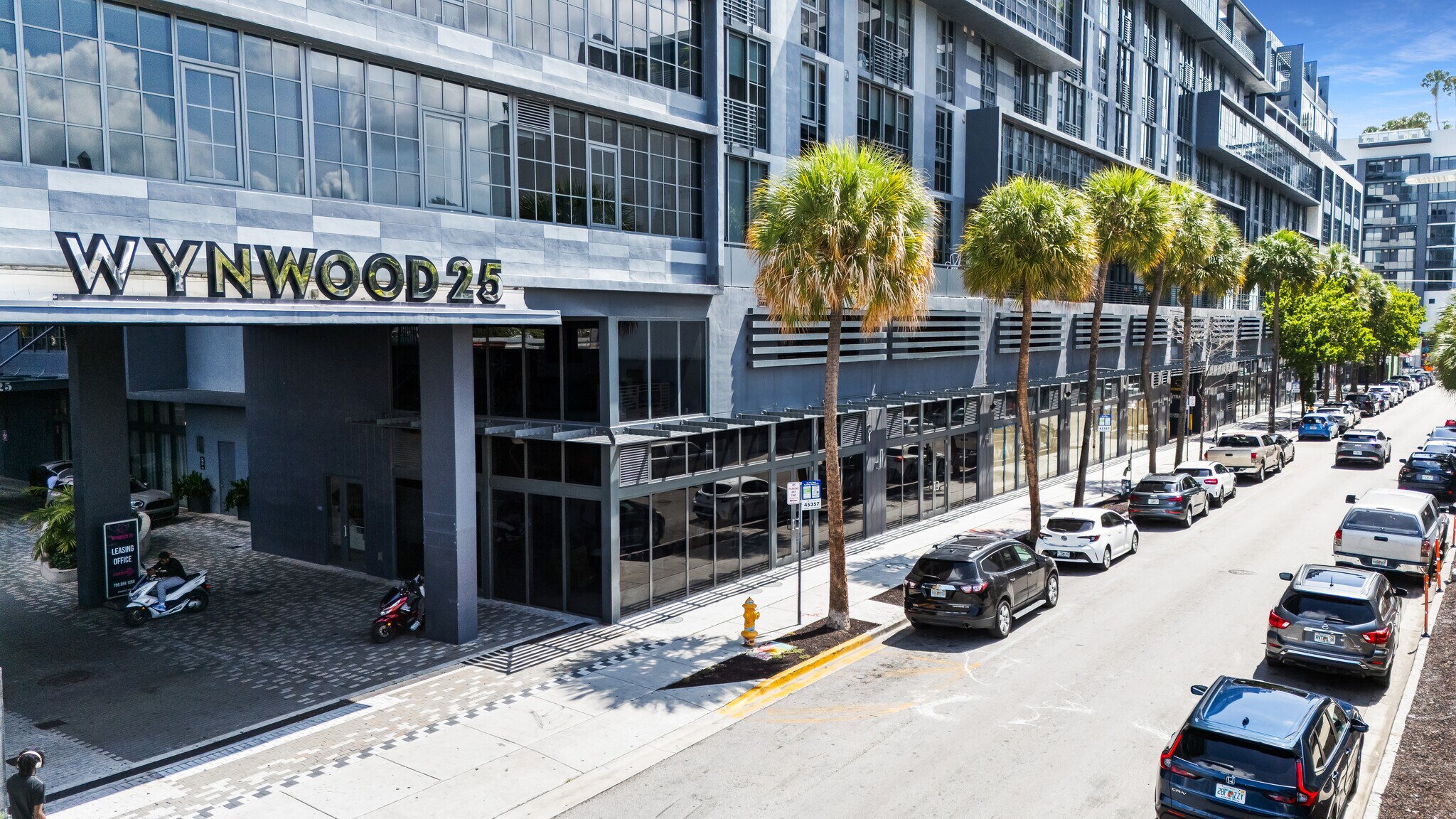 240 NW 25th St, Miami, FL à louer Photo de l’immeuble– Image 1 sur 20