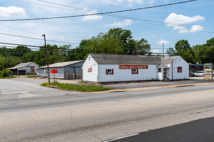 2046 Laurens Rd, Greenville, SC à louer - Photo de l’immeuble – Image 3 sur 9