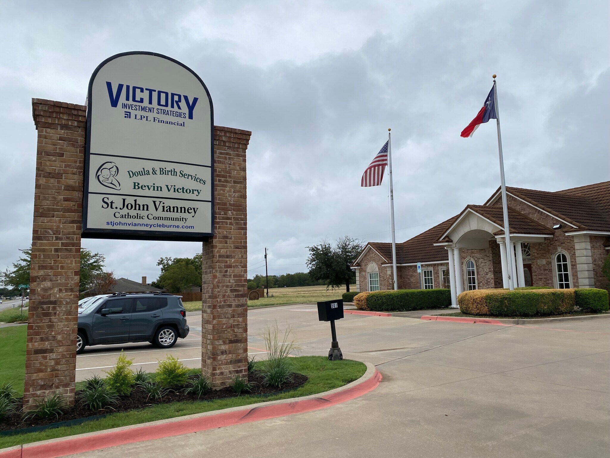 501 N Nolan River Rd, Cleburne, TX à louer Photo principale– Image 1 sur 4