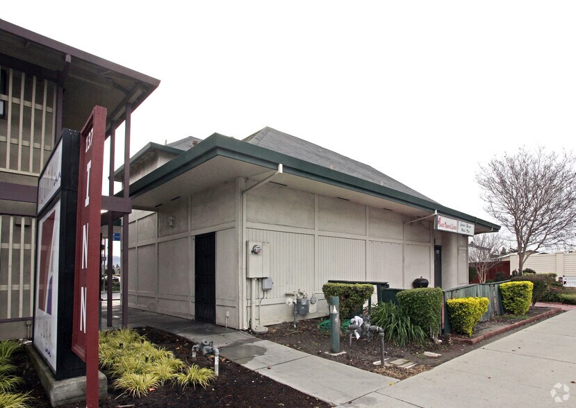 1390 Oakland Rd, San Jose, CA à louer - Photo de l’immeuble – Image 2 sur 2