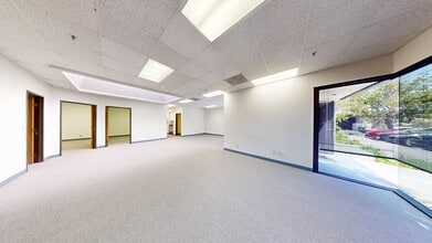 930 Calle Negocio, San Clemente, CA à louer Photo intérieure– Image 2 sur 13