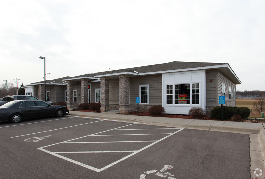 2143-2147 Northdale Blvd NW, Coon Rapids, MN à louer - Photo de l’immeuble – Image 2 sur 3