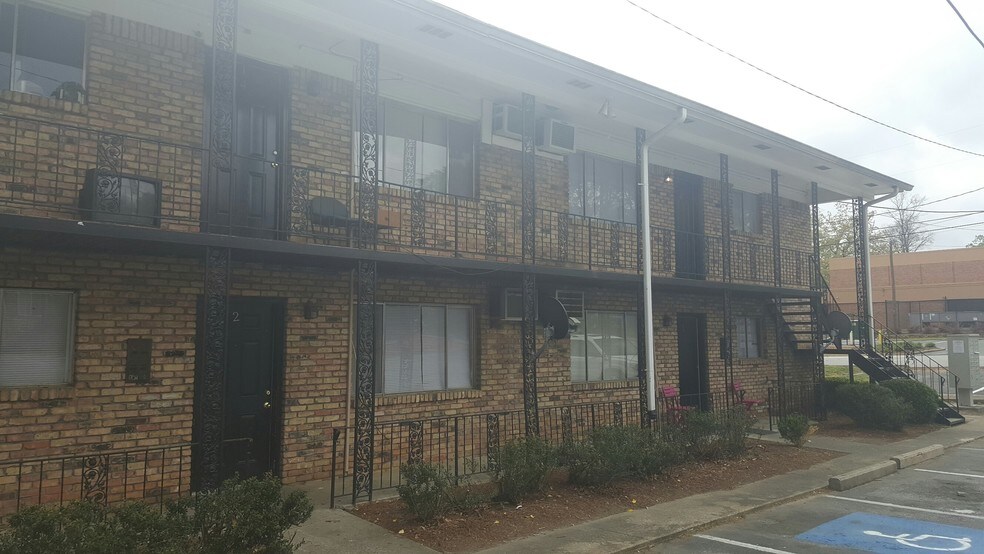 696 Hill St, Forest Park, GA à vendre - Photo de l’immeuble – Image 2 sur 12