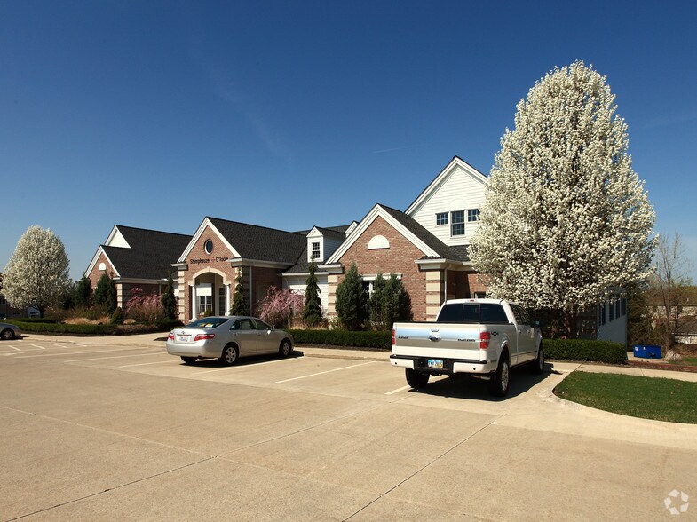 5455 Detroit Rd, Sheffield Village, OH à louer - Photo de l’immeuble – Image 2 sur 4