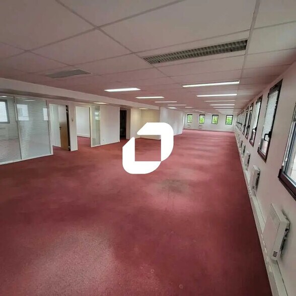 Bureau dans Nanterre à vendre - Photo de l’immeuble – Image 3 sur 17