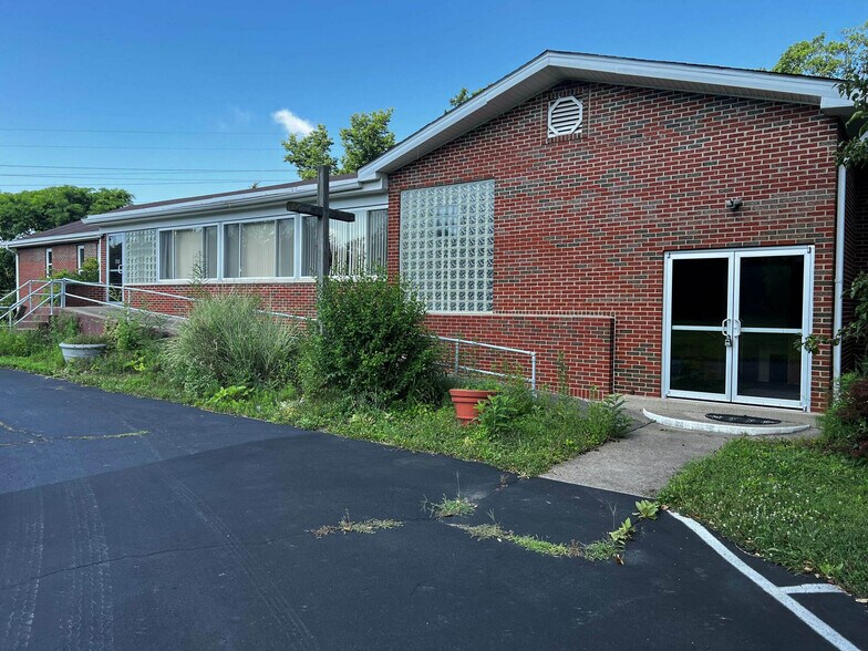 475 Clough Pike, Cincinnati, OH à vendre - Photo de l’immeuble – Image 1 sur 2