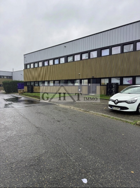 Industriel/Logistique dans Villeneuve-la-Garenne à louer Photo de l’immeuble– Image 1 sur 9