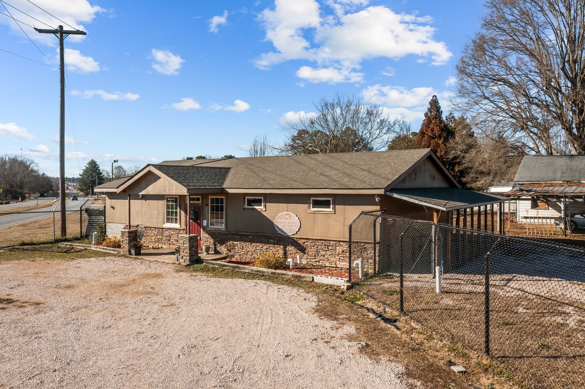 814 E Mills Dr, Landis, NC à vendre Photo de l’immeuble– Image 1 sur 7