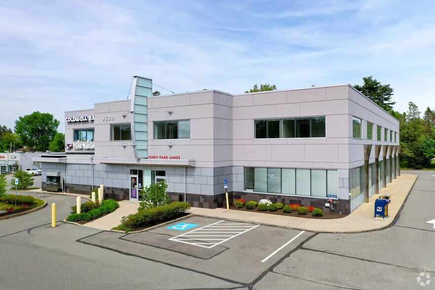 9600 Perry Hwy, Pittsburgh, PA à louer - Photo de l’immeuble – Image 2 sur 5