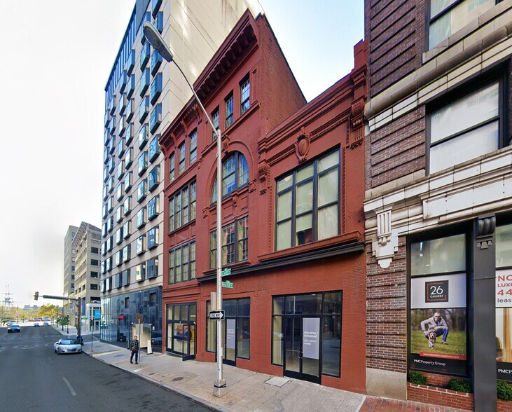 32-36 S Calvert St, Baltimore, MD à louer - Photo de l’immeuble – Image 2 sur 6