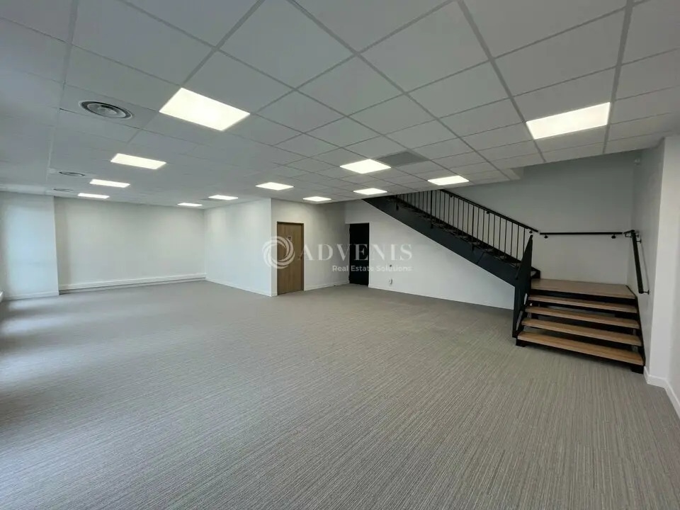 Local d’activités dans Bondy à louer Photo intérieure– Image 1 sur 4