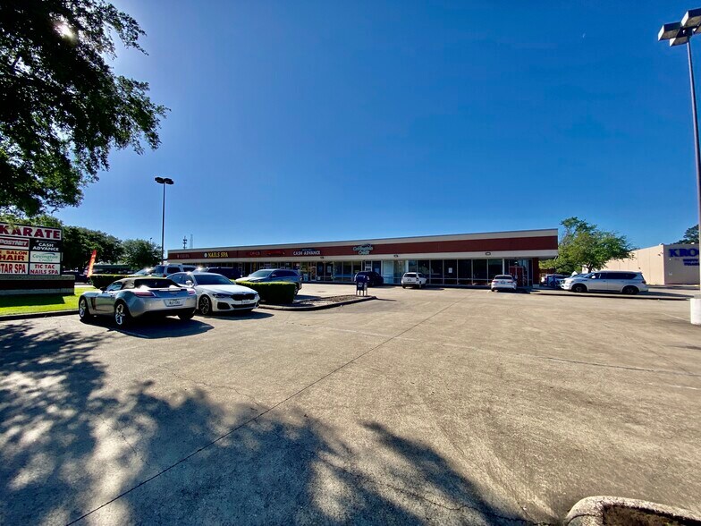 3819-3835 Phelan Blvd, Beaumont, TX à vendre - Photo de l’immeuble – Image 2 sur 23