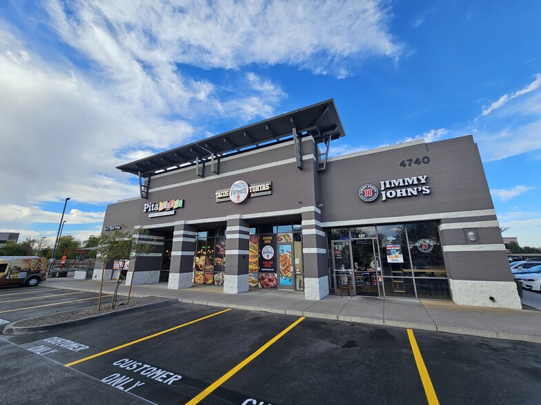 S 48th St, Phoenix, AZ à louer - Photo de l’immeuble – Image 3 sur 10