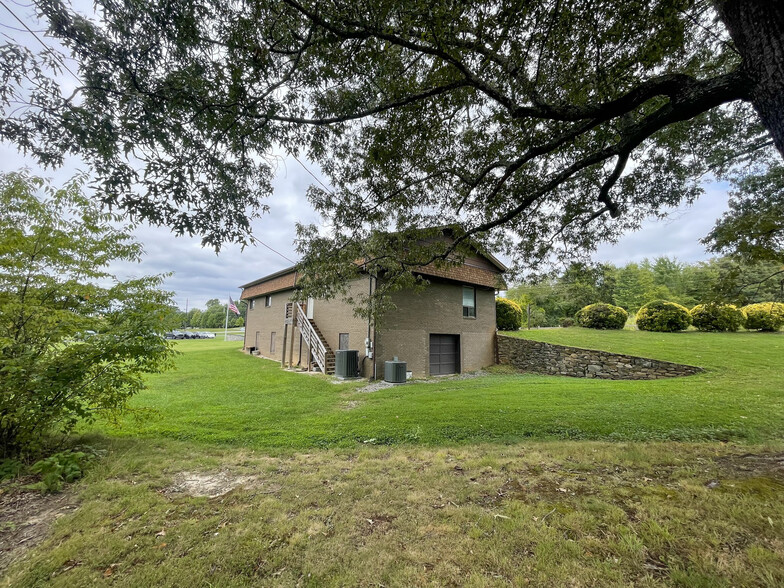 360 Cane Creek Rd, Fletcher, NC à vendre - Photo intérieure – Image 3 sur 10